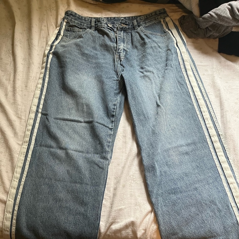 Relaxed Fit Denim Jeans with White Stripes